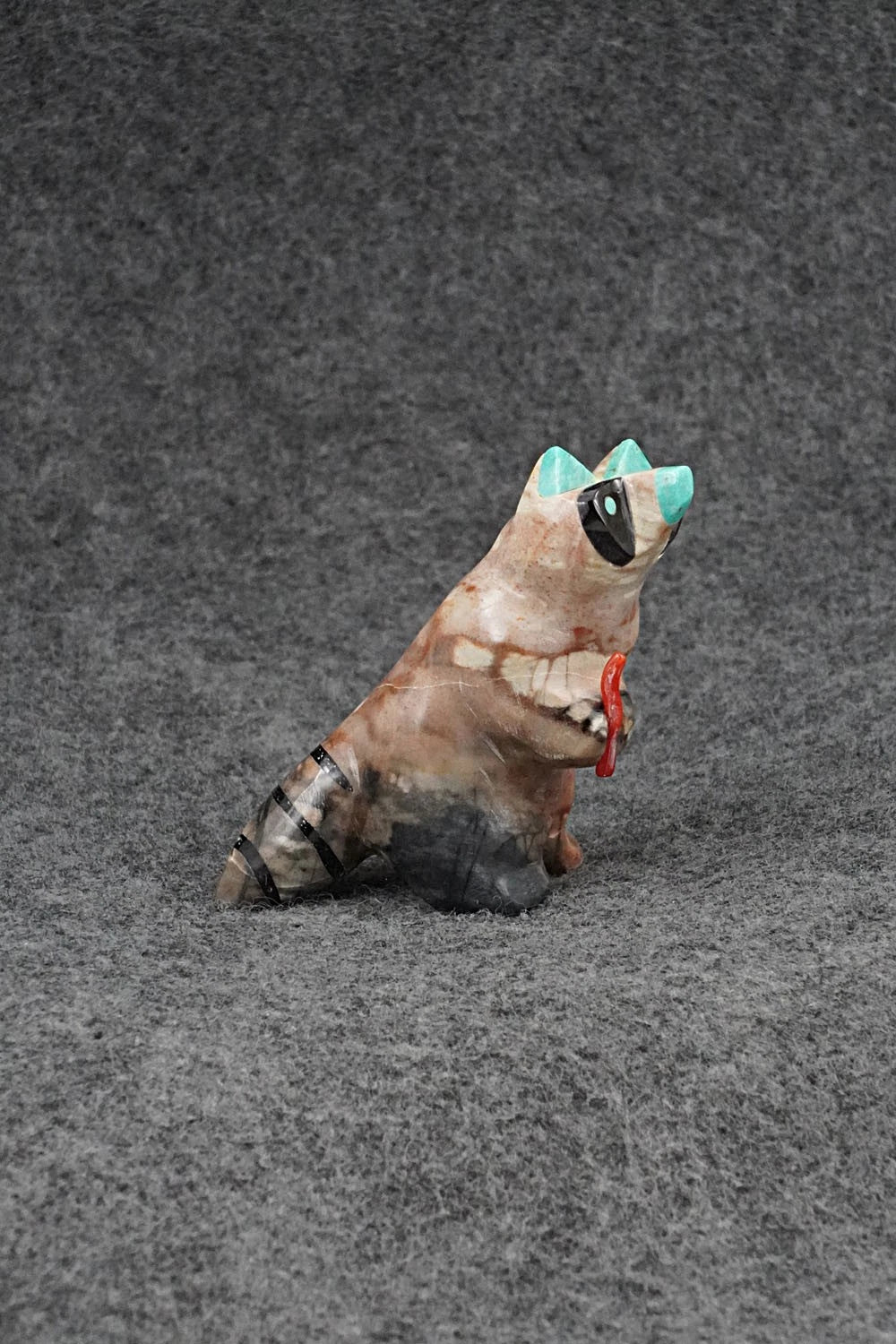 Raccoon Zuni Fetish Carving - Enrike Leekya