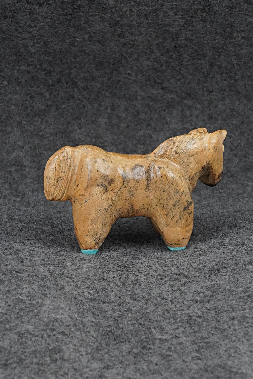 Horse Zuni Fetish Carving - Freddie Leekya