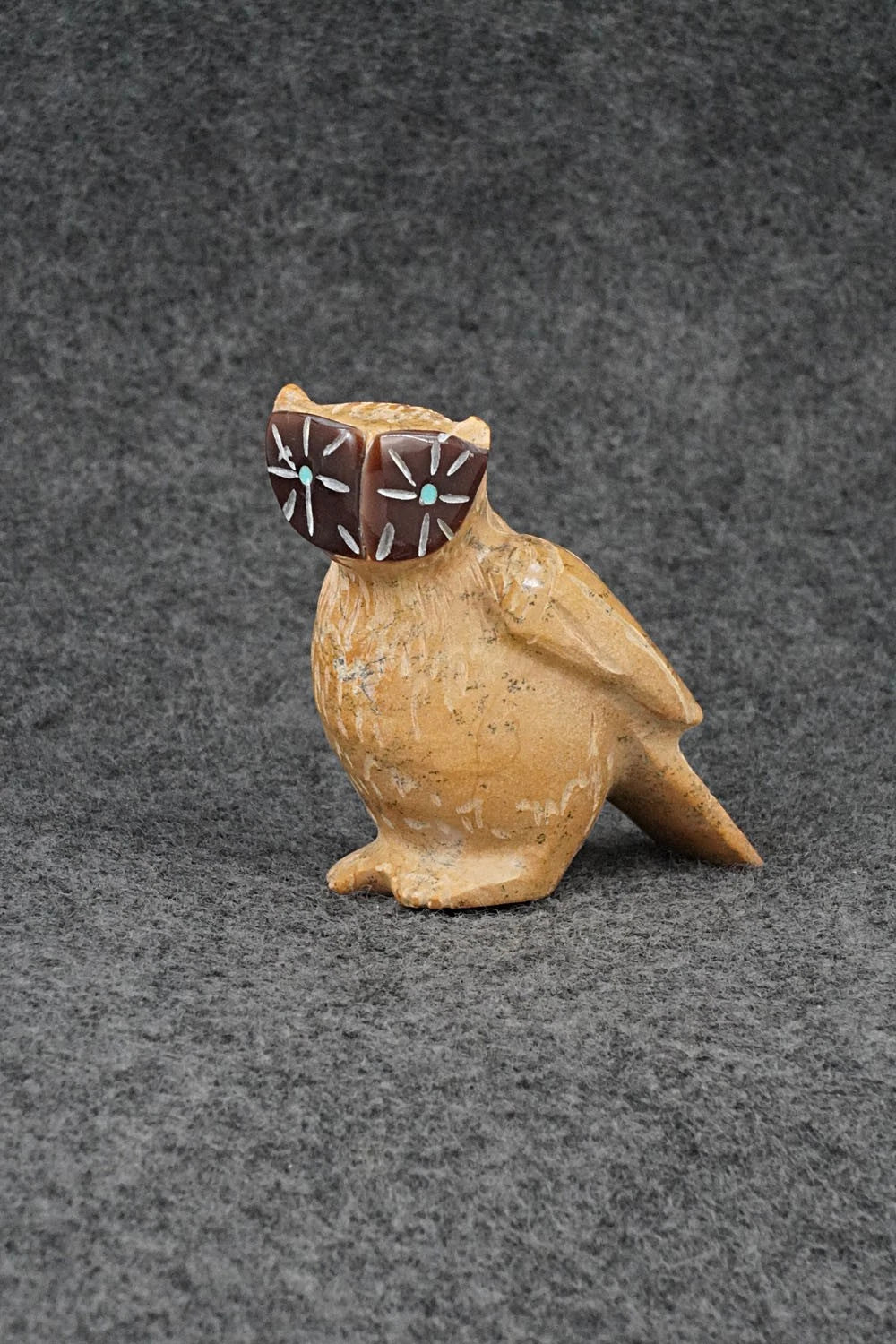 Owl Zuni Fetish Carving - Freddie Leekya