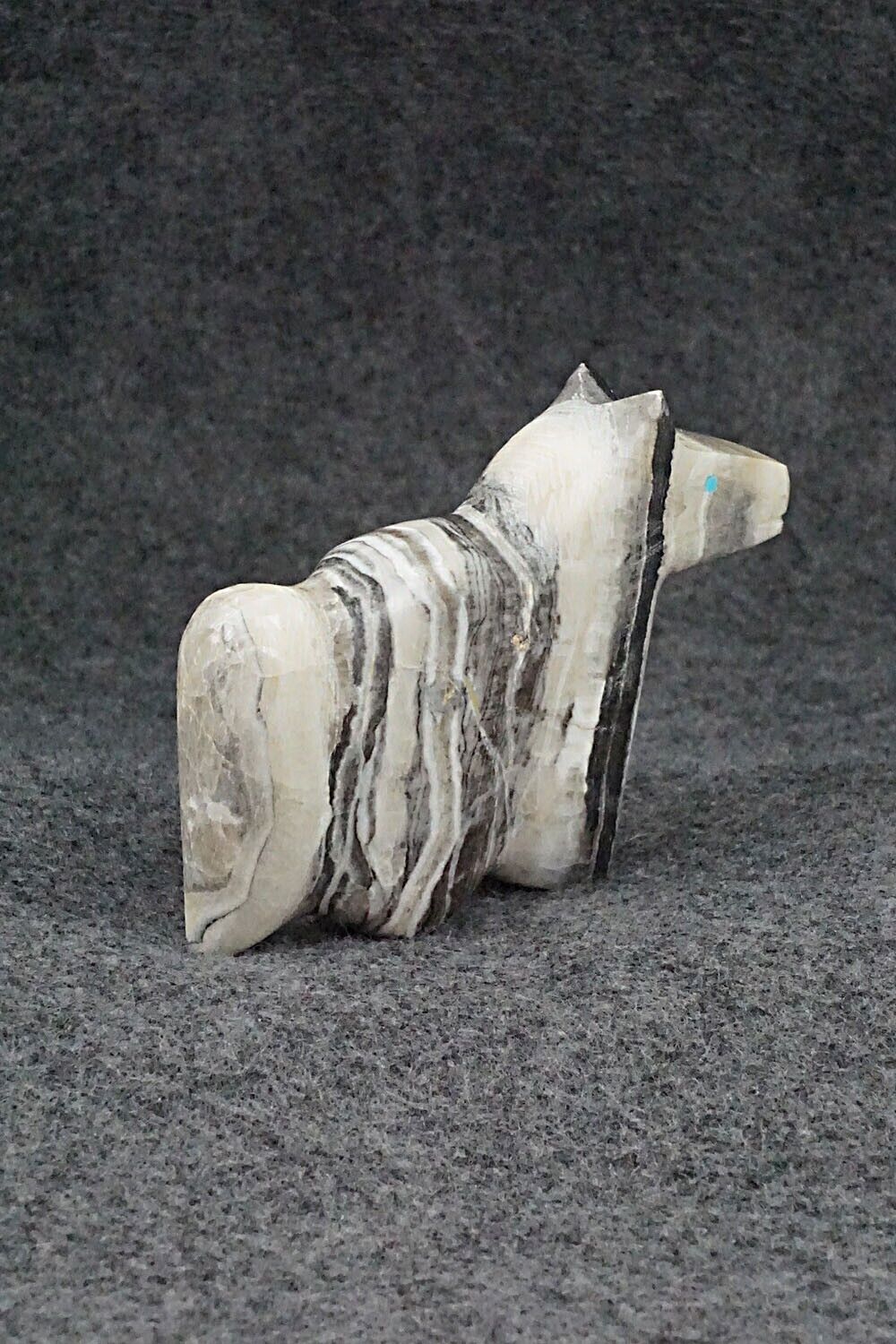 Horse Zuni Fetish Carving - Daphne Quam