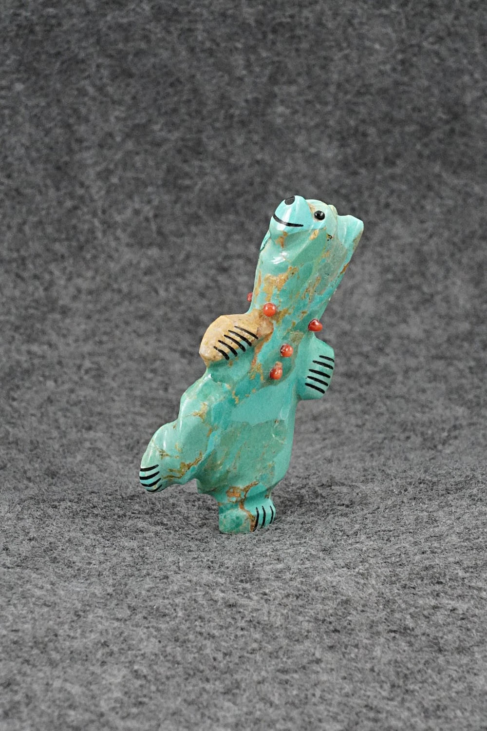 Bear Zuni Fetish Carving - Claudia Peina
