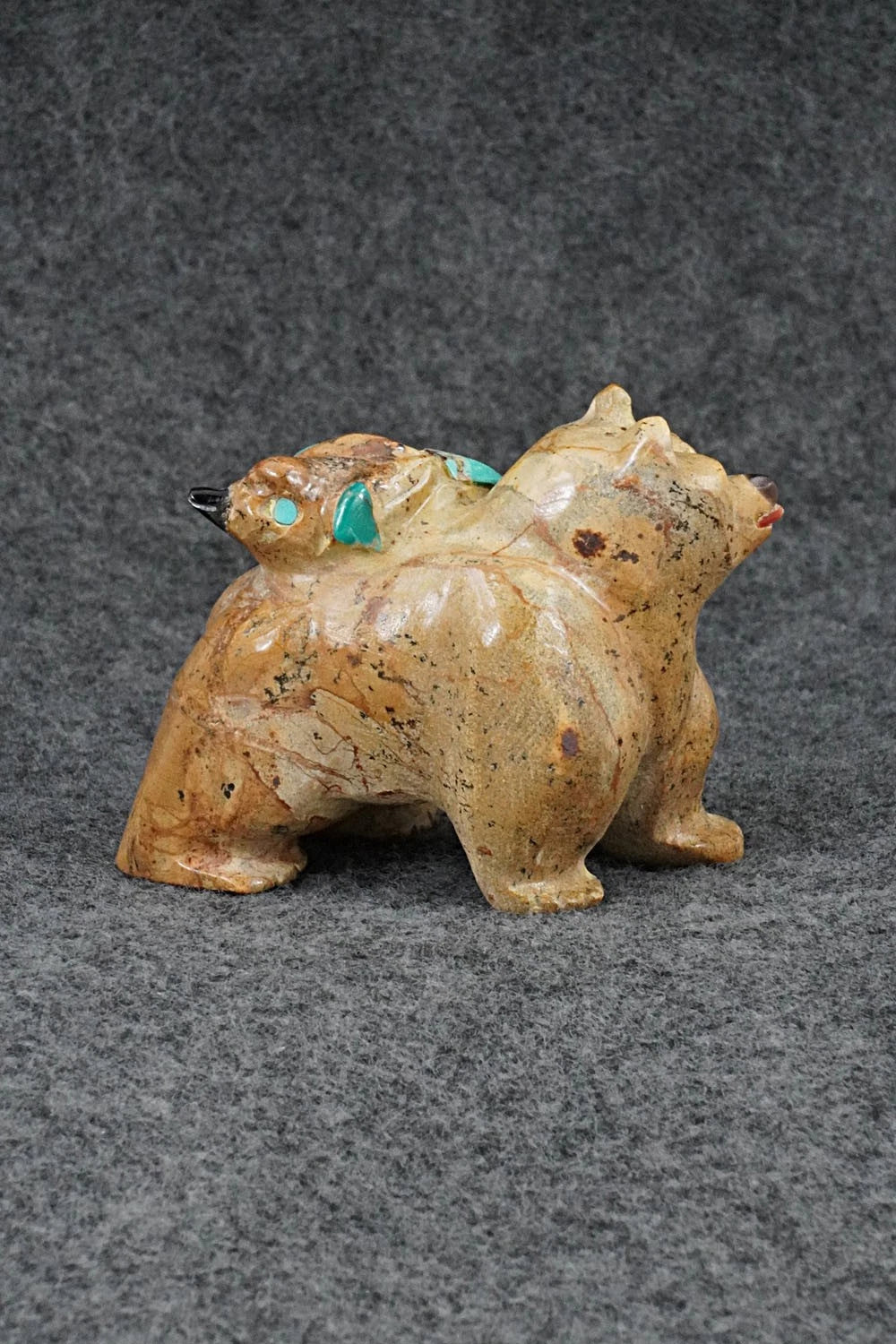 Bear Zuni Fetish Carving - Freddie Leekya