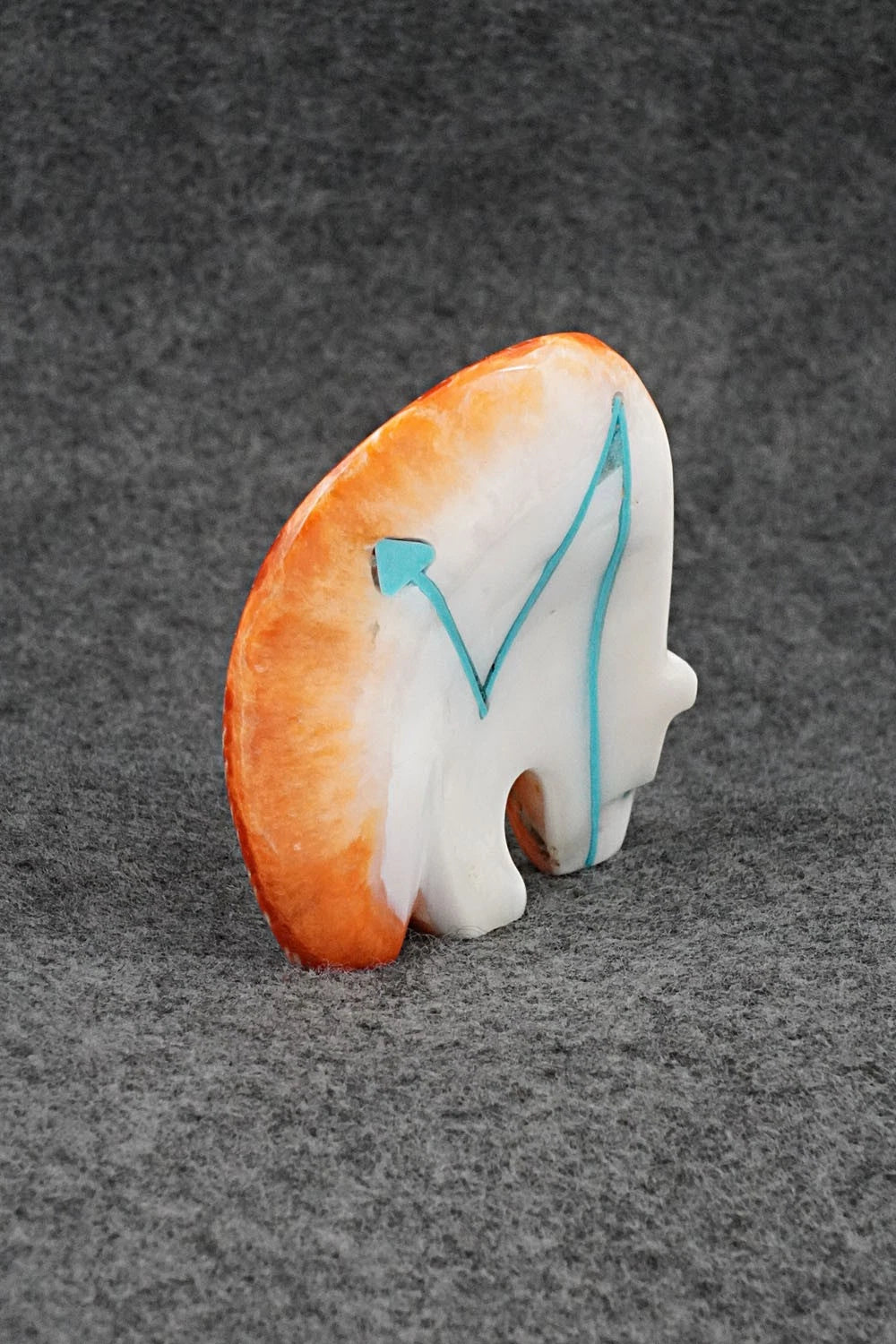 Bear Zuni Fetish Carving - Kenric Laiwakete