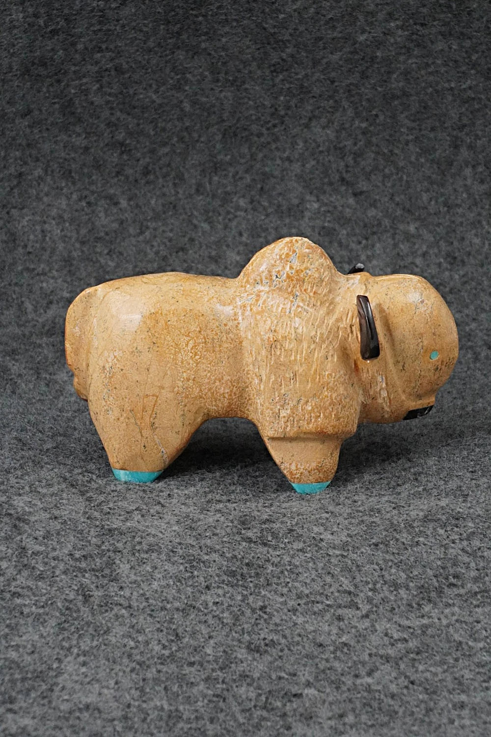 Buffalo Zuni Fetish Carving - Freddie Leekya