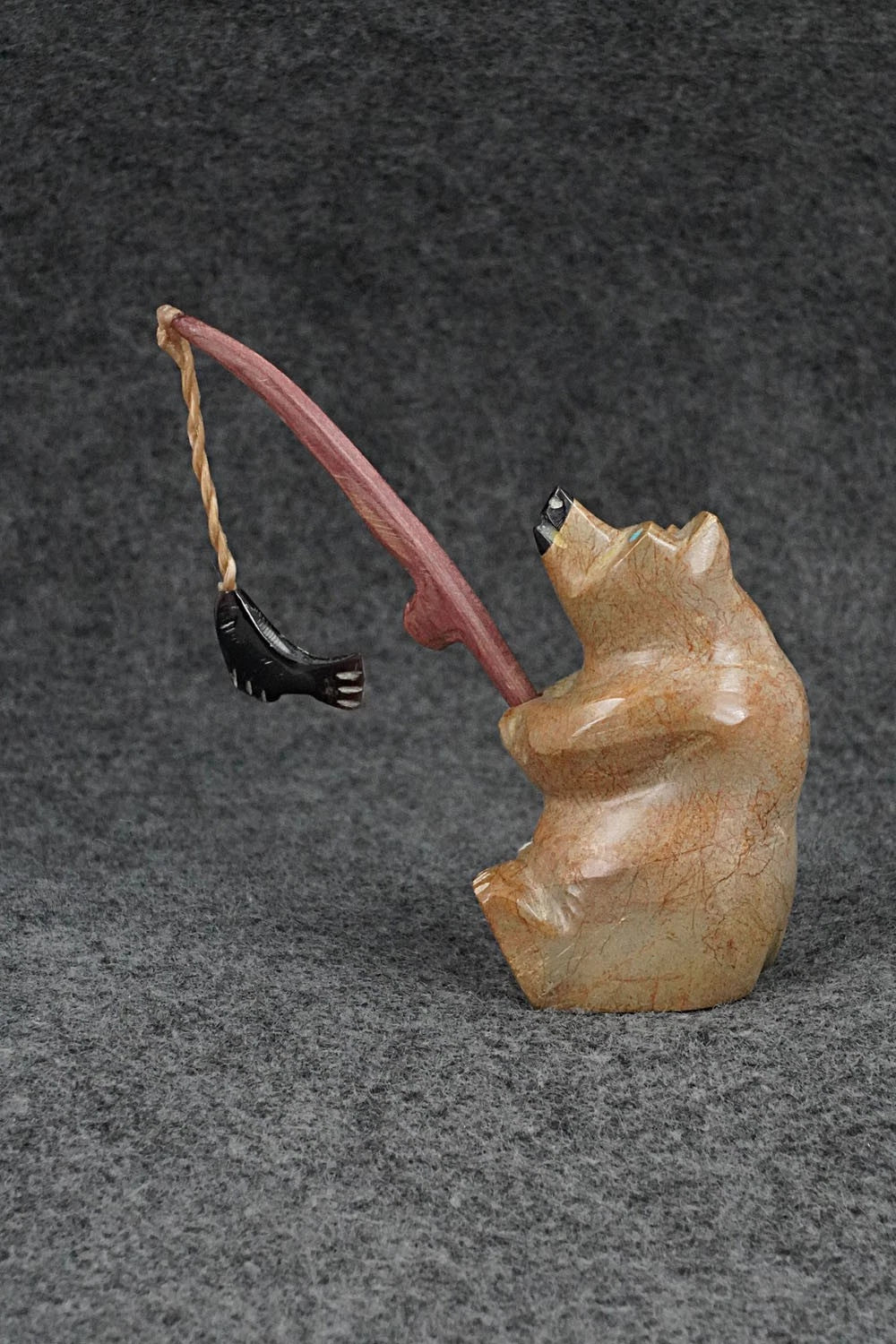 Bear Zuni Fetish Carving - Enrike Leekya