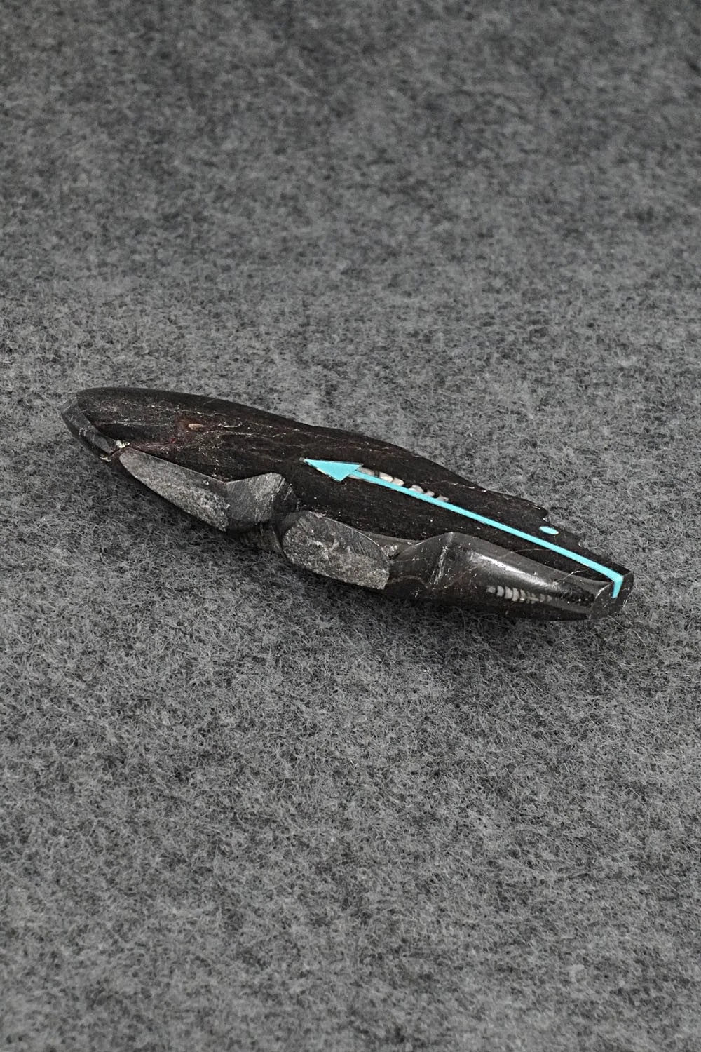 Bear Zuni Fetish Carving - Bernard Laiwakete