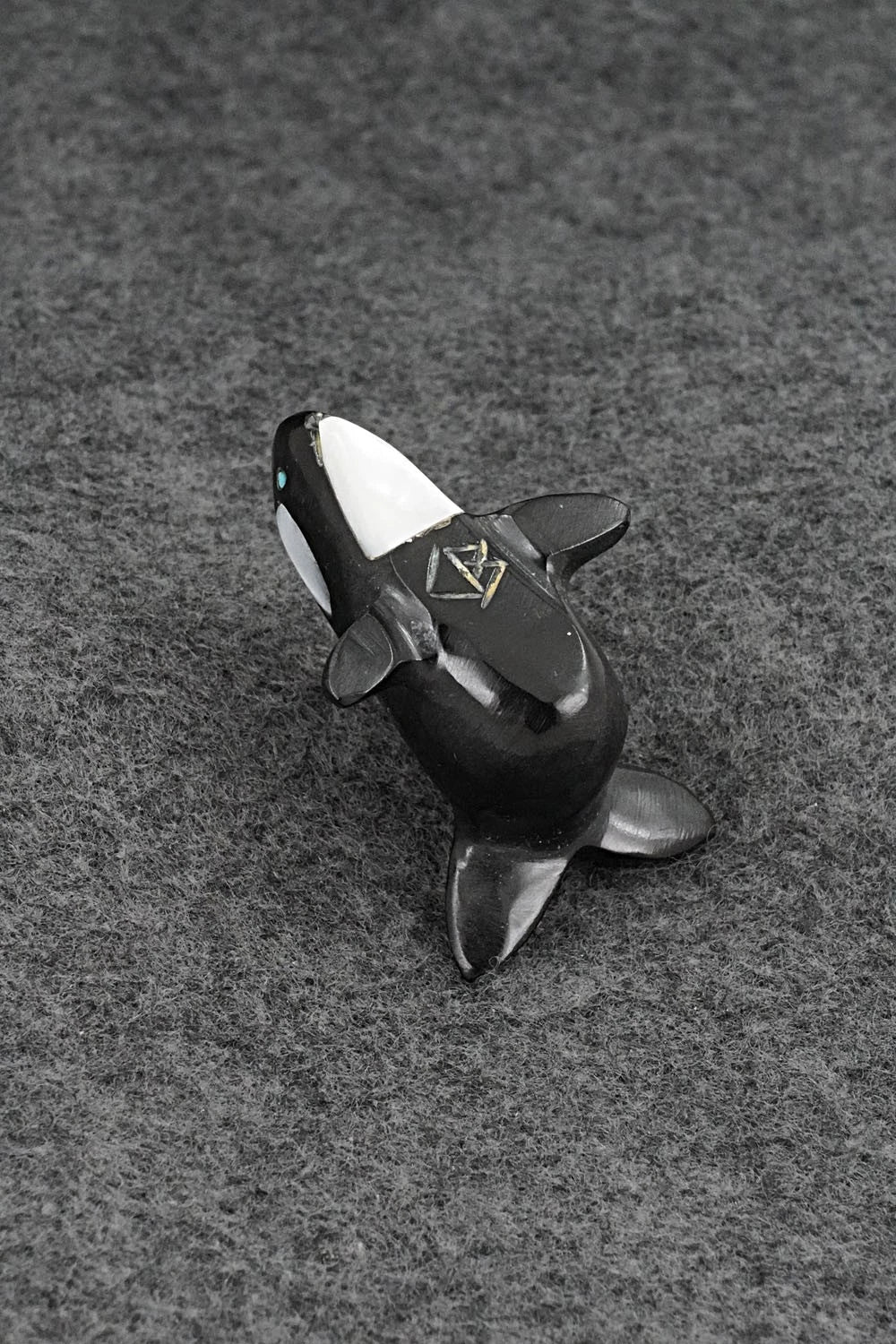 Whale Zuni Fetish Carving - Calvart Bowannie