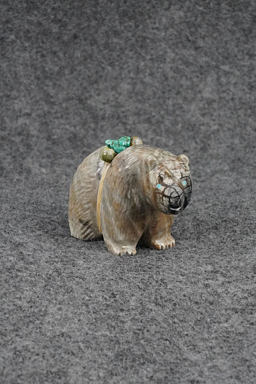 Bear Zuni Fetish Carving - Farlan & Paulette Quam