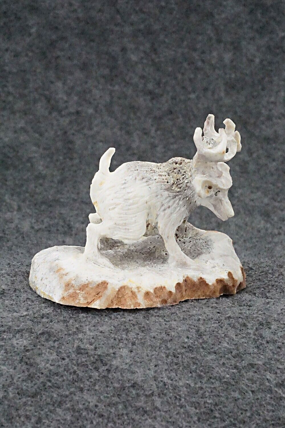 Deer Zuni Fetish Carving - Lewis Malie Jr.