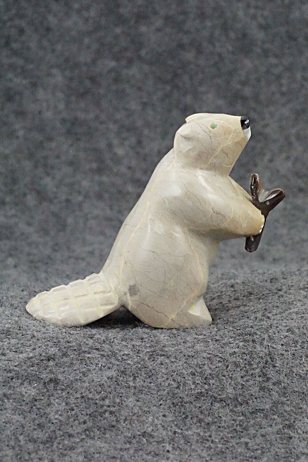 Beaver Zuni Fetish Carving - Enrike Leekya