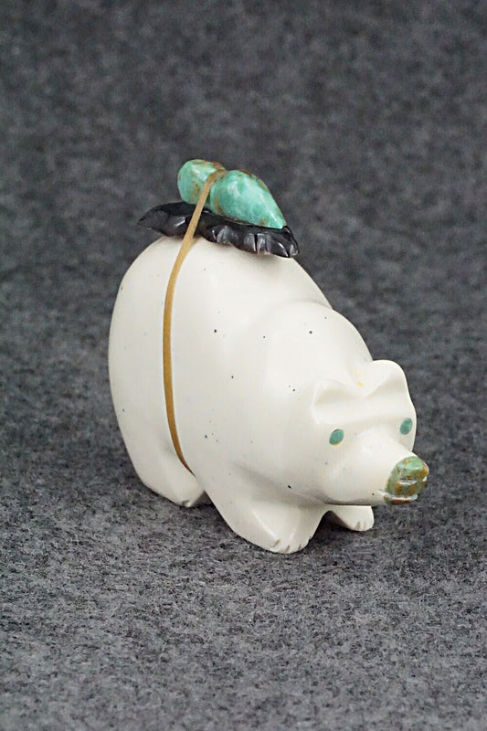 Bear Zuni Fetish Carving - Enrike Leekya
