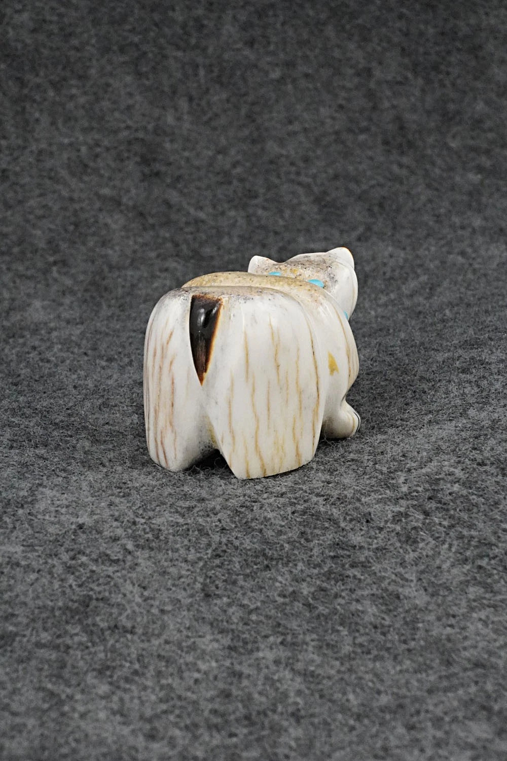 Bear Zuni Fetish Carving - Claudia Peina