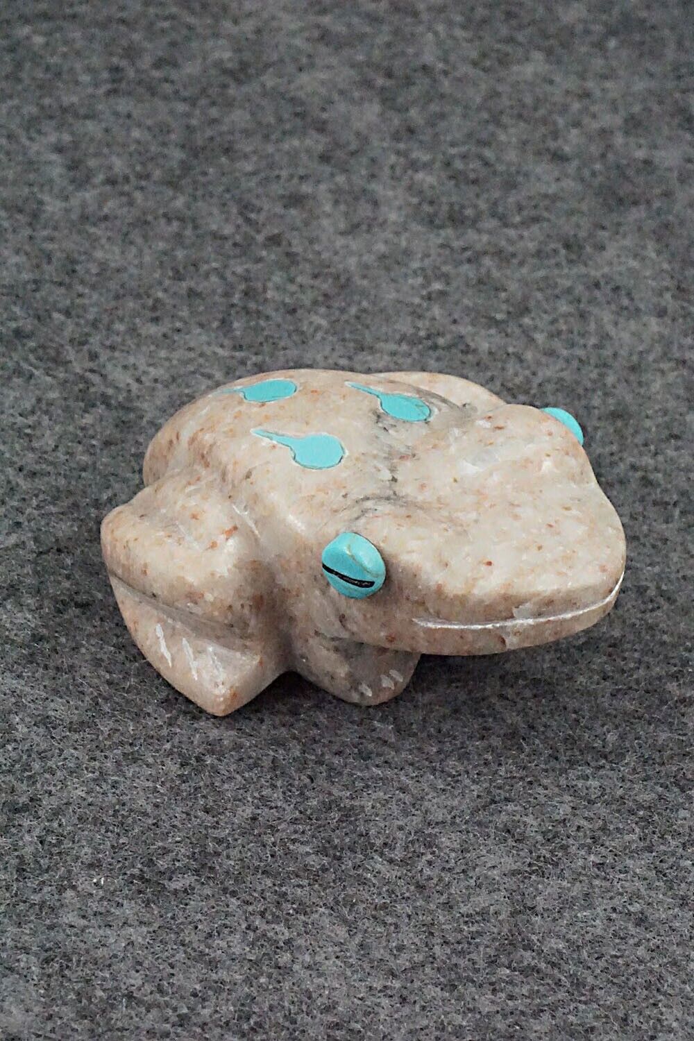 Frog Zuni Fetish Carving - Andres Lementino