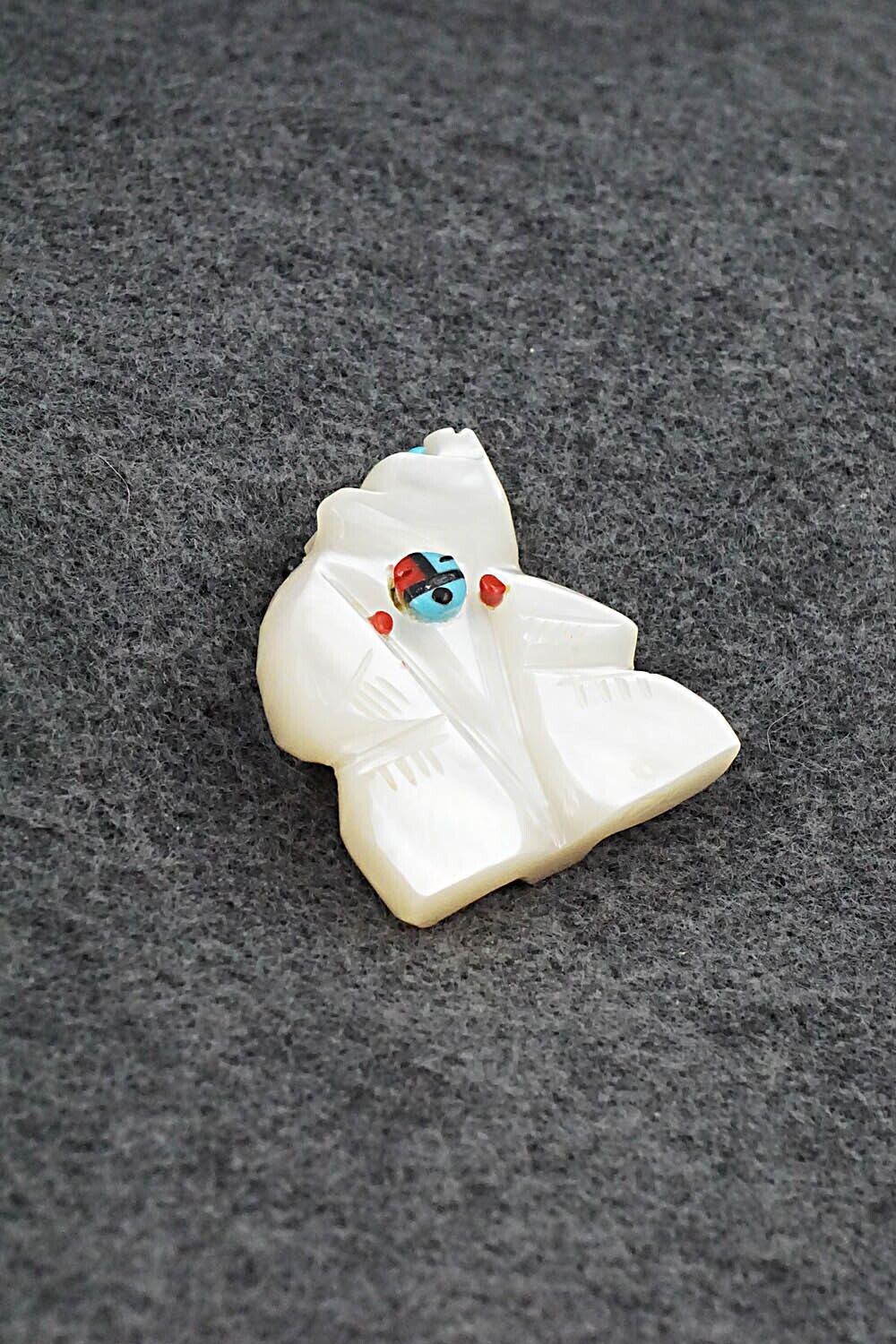 Bear Zuni Fetish Carving - Danette Laate
