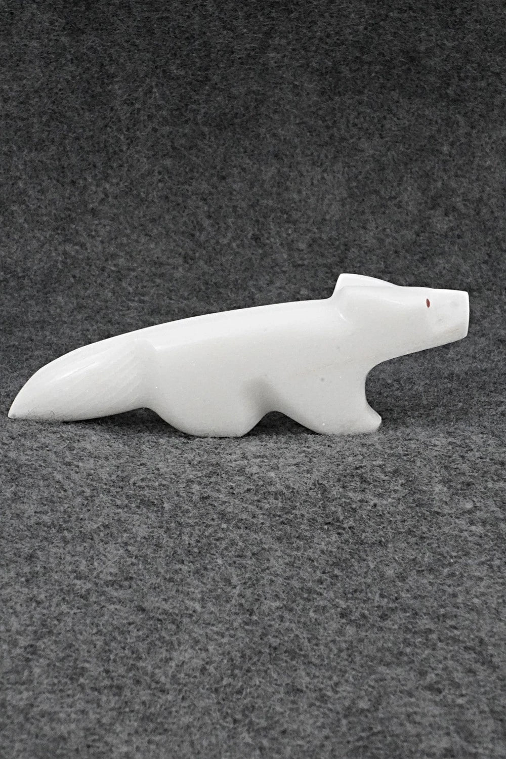 Wolf Zuni Fetish Carving - Kenric Laiwakete