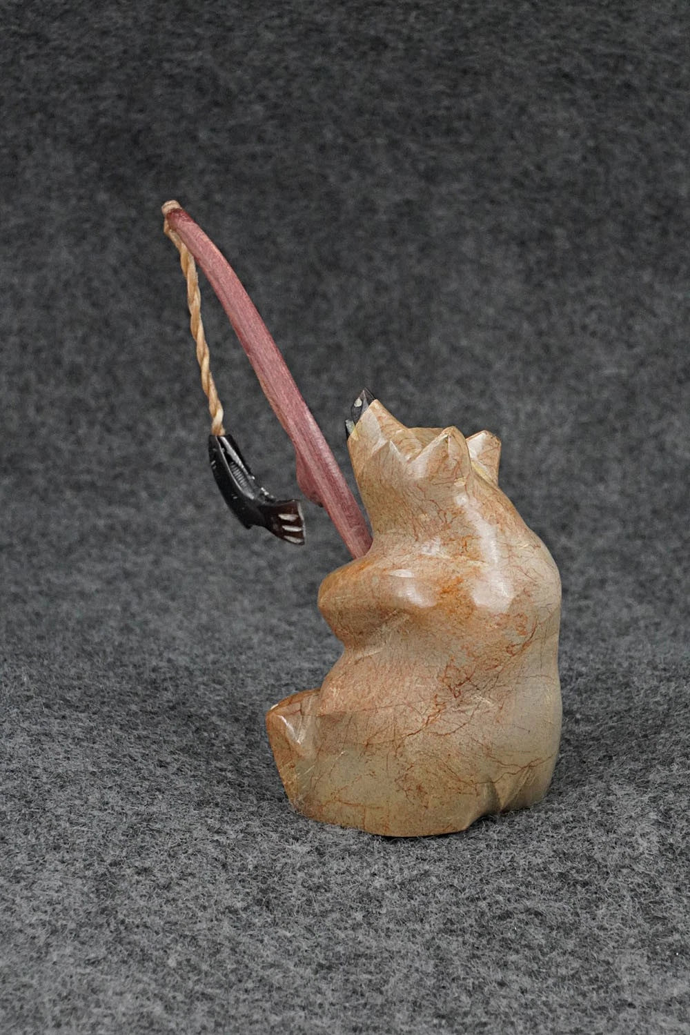Bear Zuni Fetish Carving - Enrike Leekya