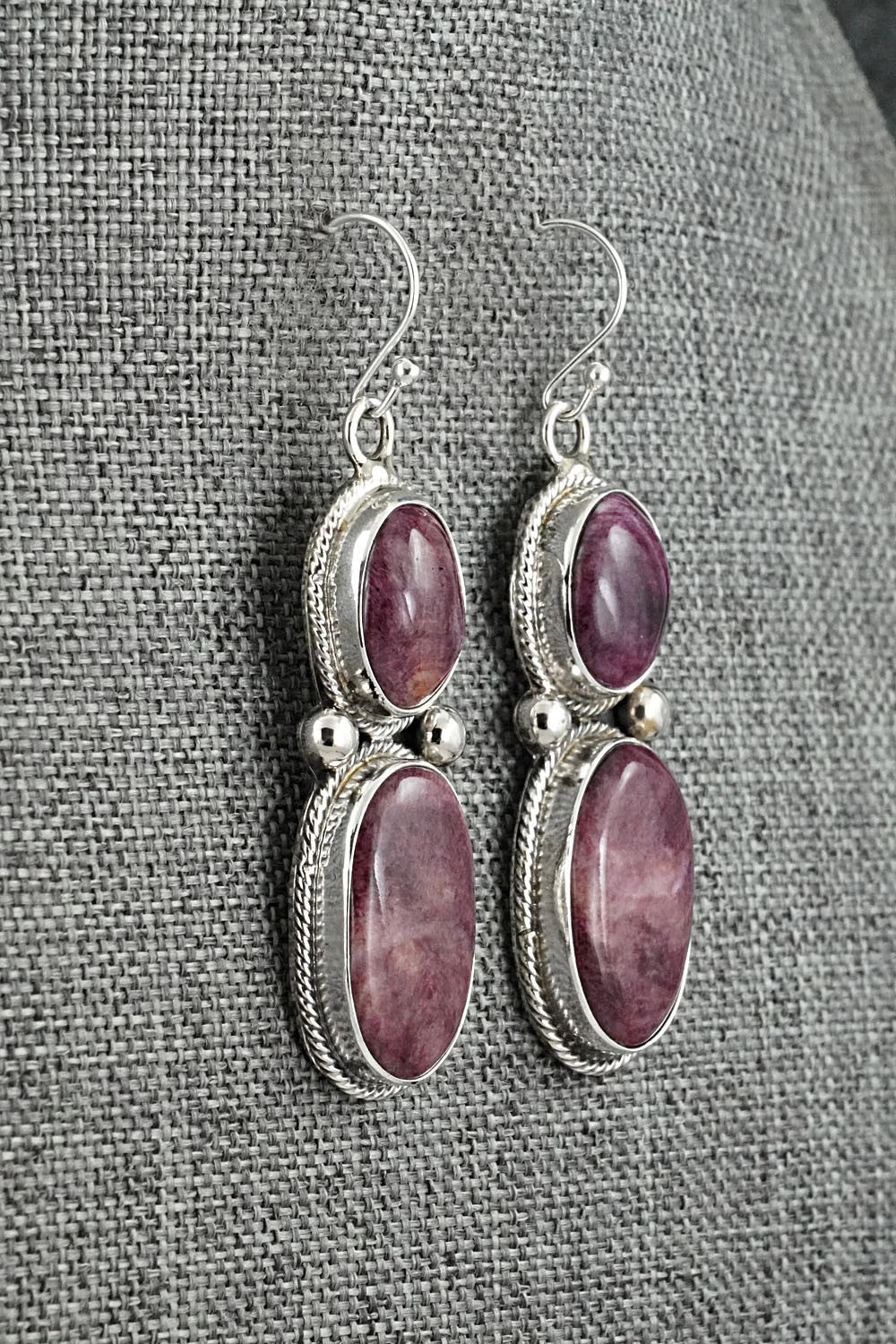 Spiny Oyster & Sterling Silver Necklace and Earrings Set - Paul Livingston