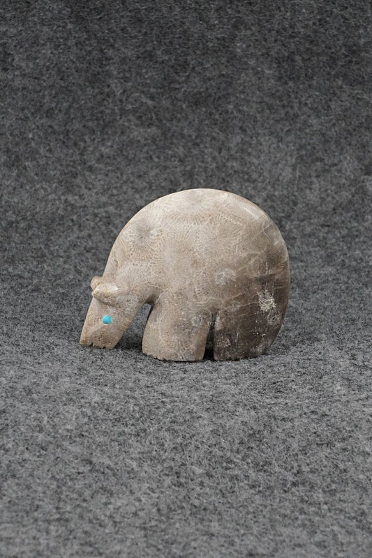 Bear Zuni Fetish Carving - Ronnie Lunasee