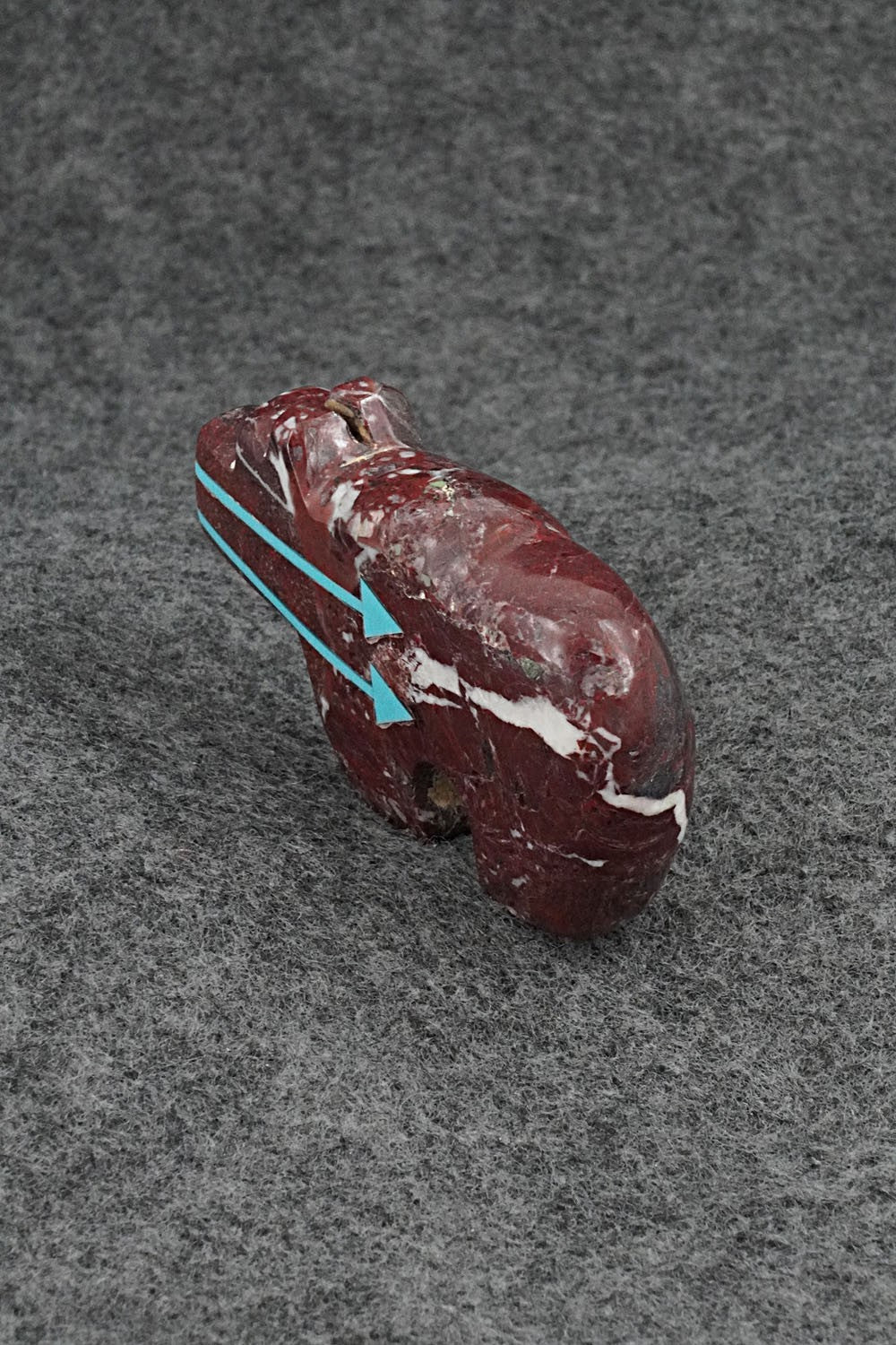 Bear Zuni Fetish Carving - Bernard Laiwakete