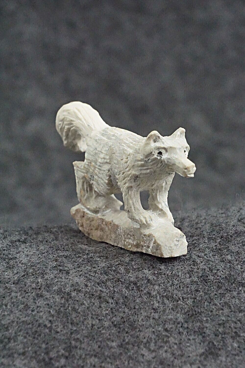 Wolf Zuni Fetish Carving - Lewis Malie