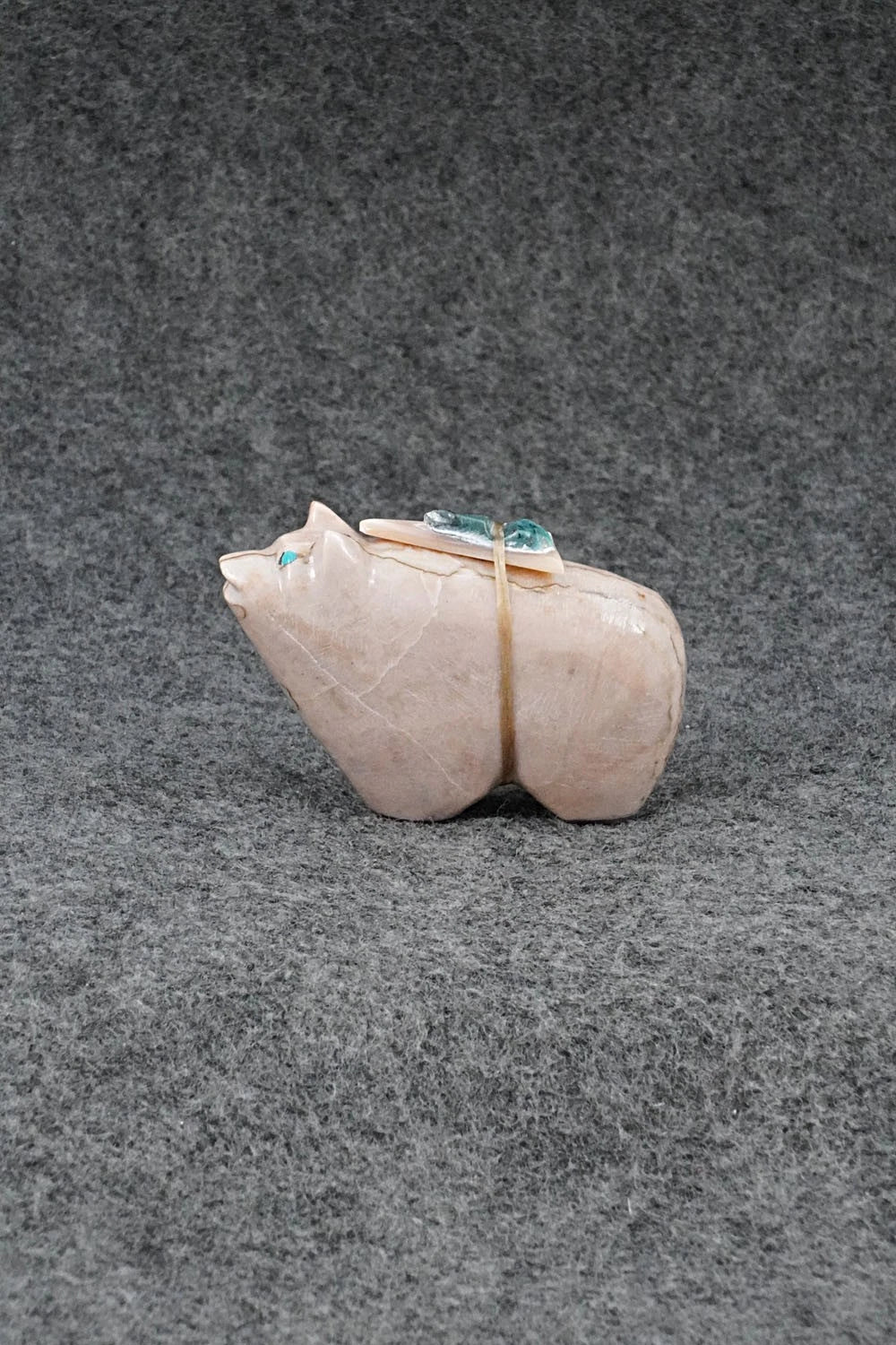 Bear Zuni Fetish Carving - Delvin Leekya