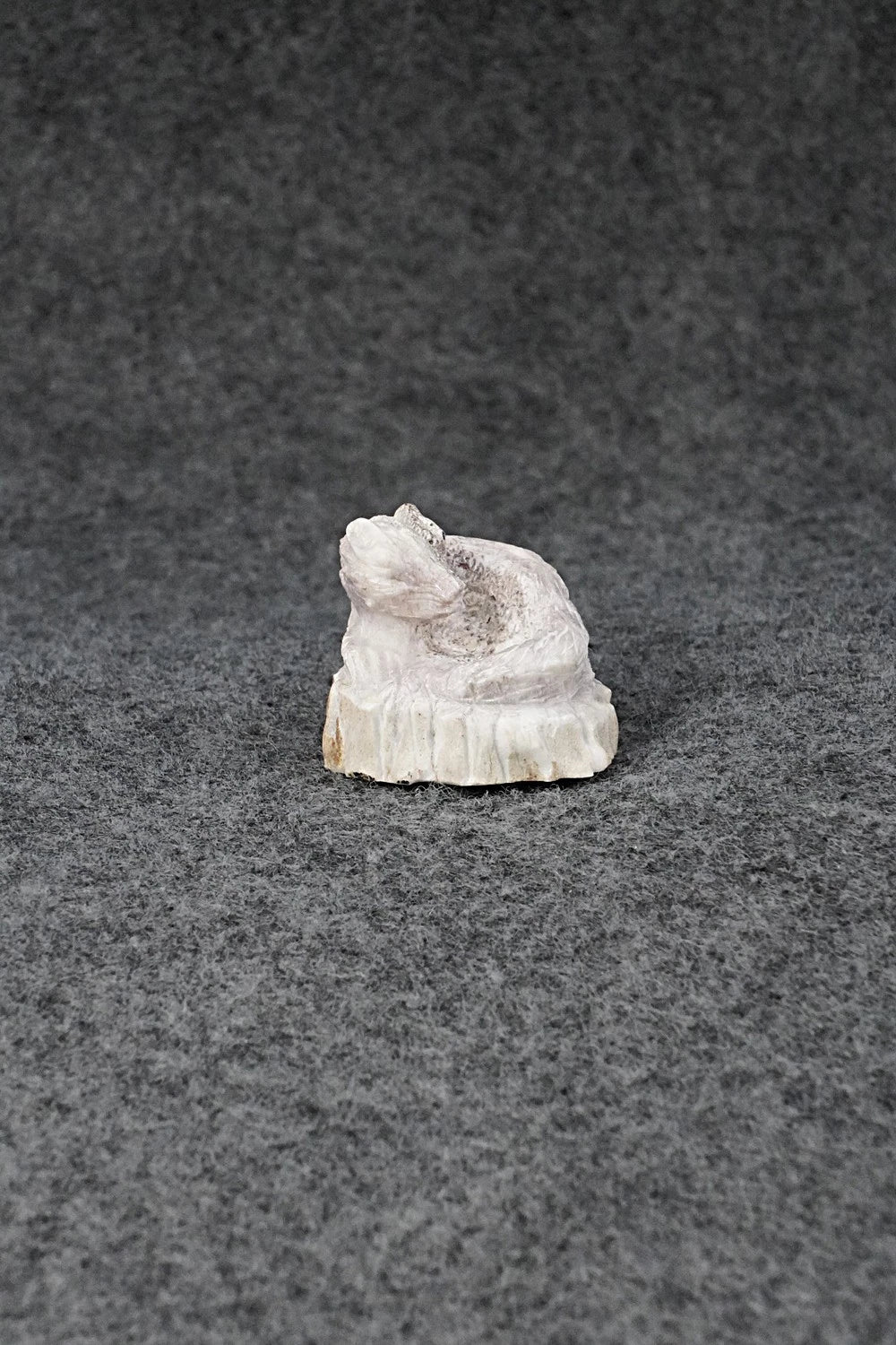 Fox Zuni Fetish Carving - Chris Peina