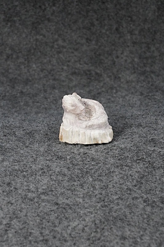 Fox Zuni Fetish Carving - Chris Peina