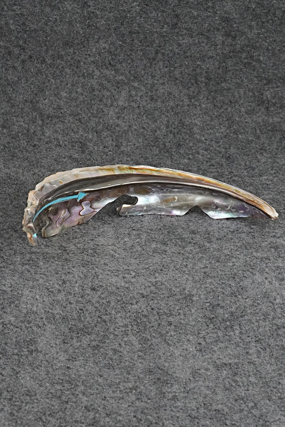 Bear Zuni Fetish Carving - Bernard Laiwekete