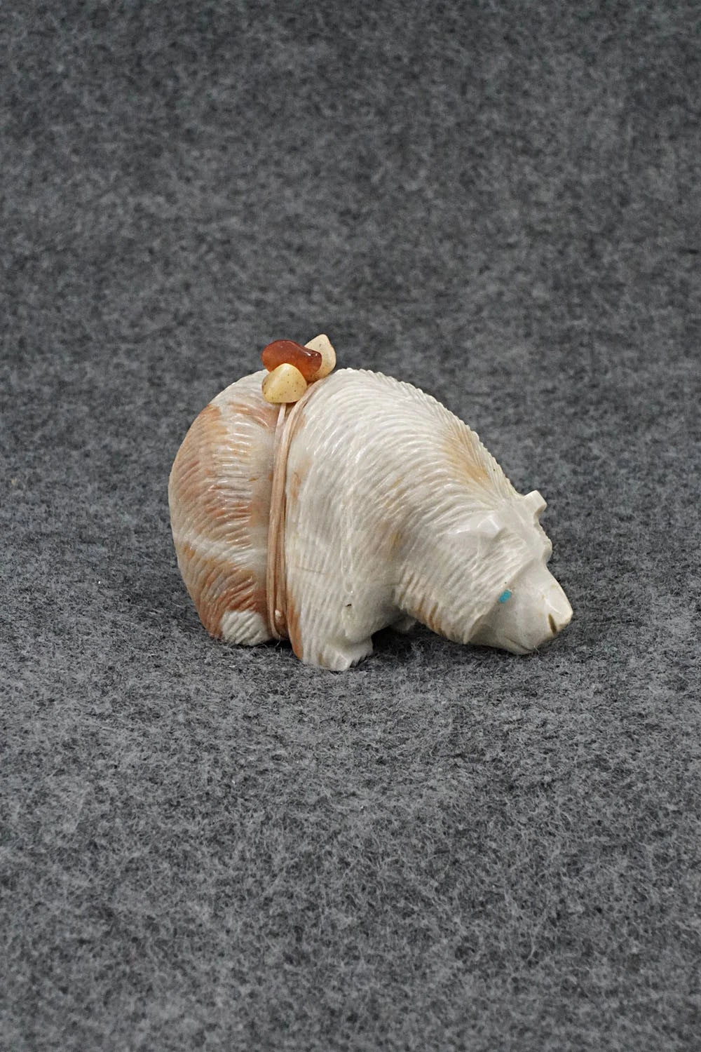 Bear Zuni Fetish Carving - Farlan & Paulette Quam