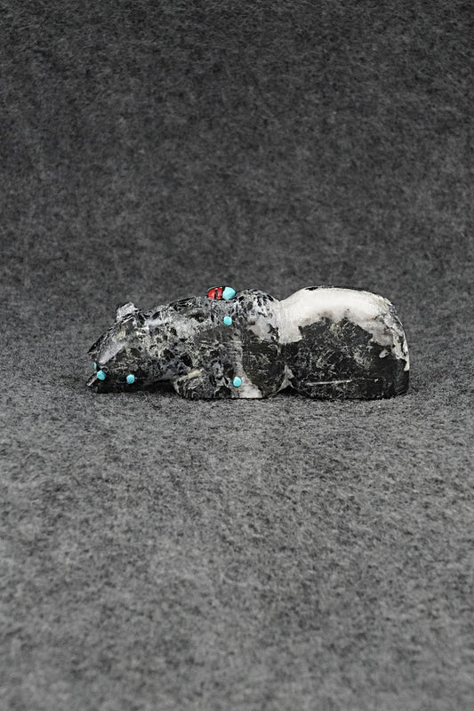 Bear Zuni Fetish Carving - Dannette Laate