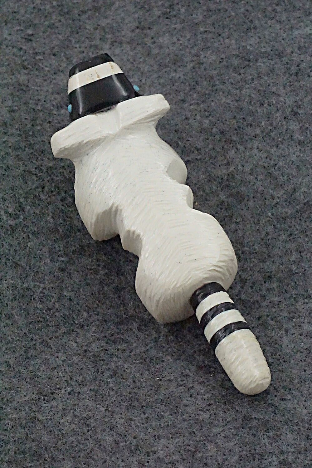 Raccoon Zuni Fetish Carving - Susette Lementino