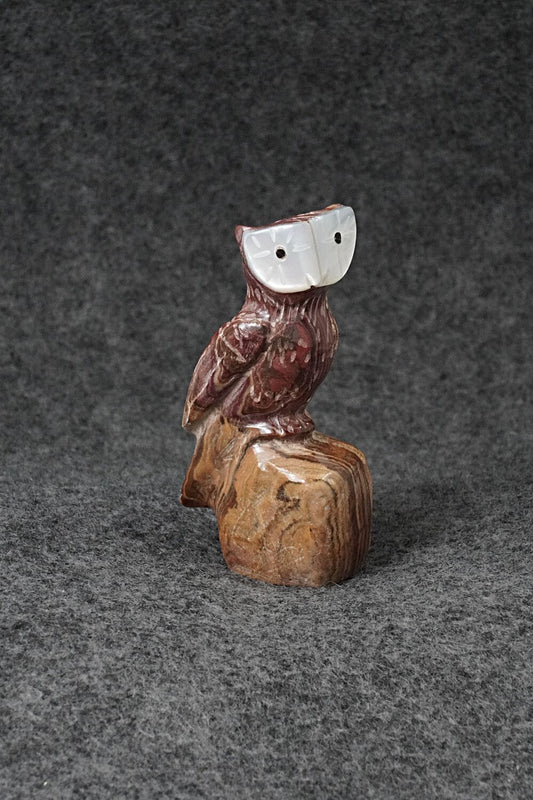Owl Zuni Fetish Carving - Freddie Leekya