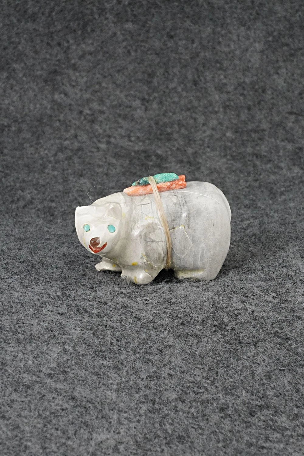 Bear Zuni Fetish Carving - Freddie Leekya