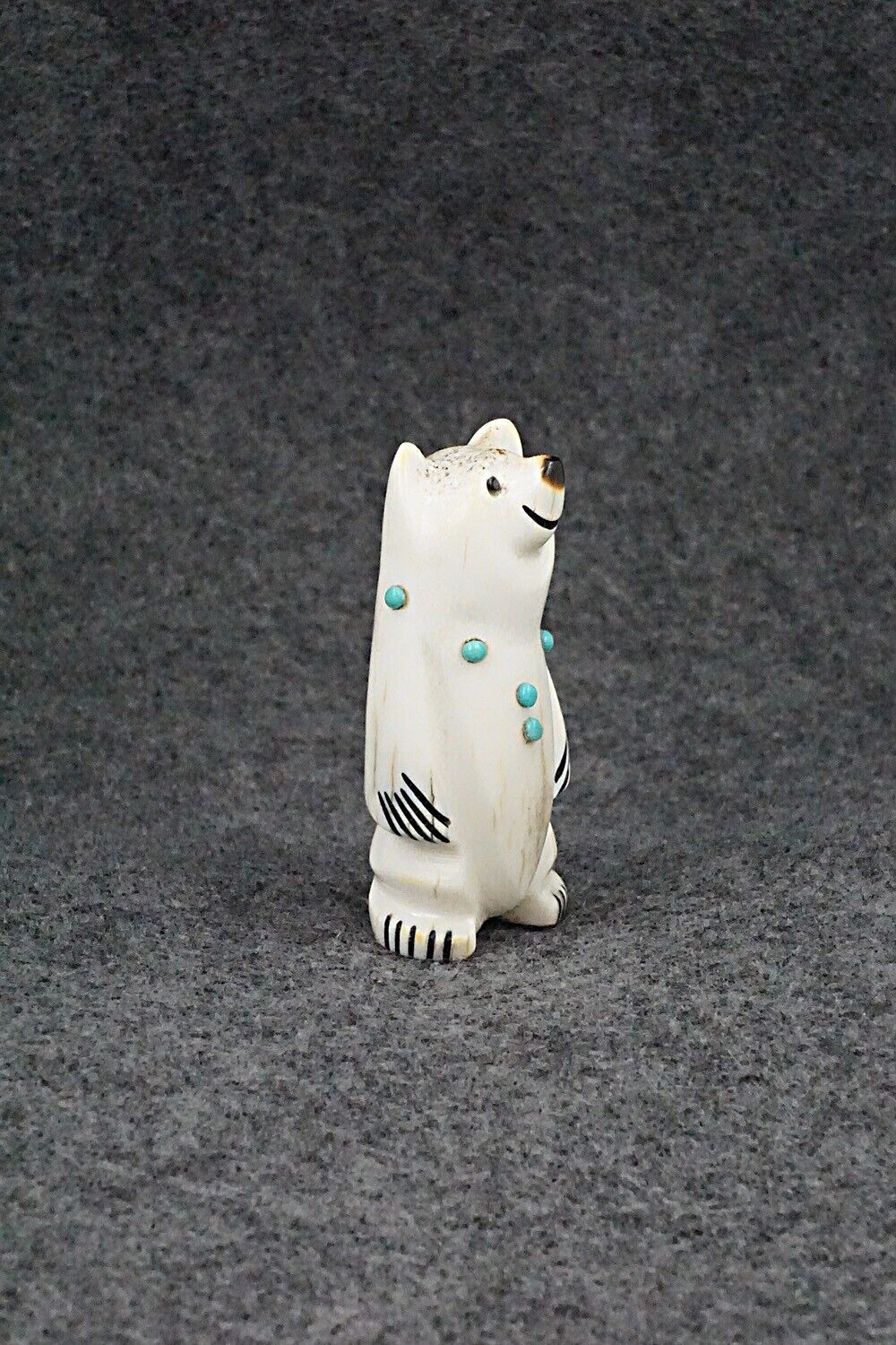 Bear Zuni Fetish Carving - Claudia Peina