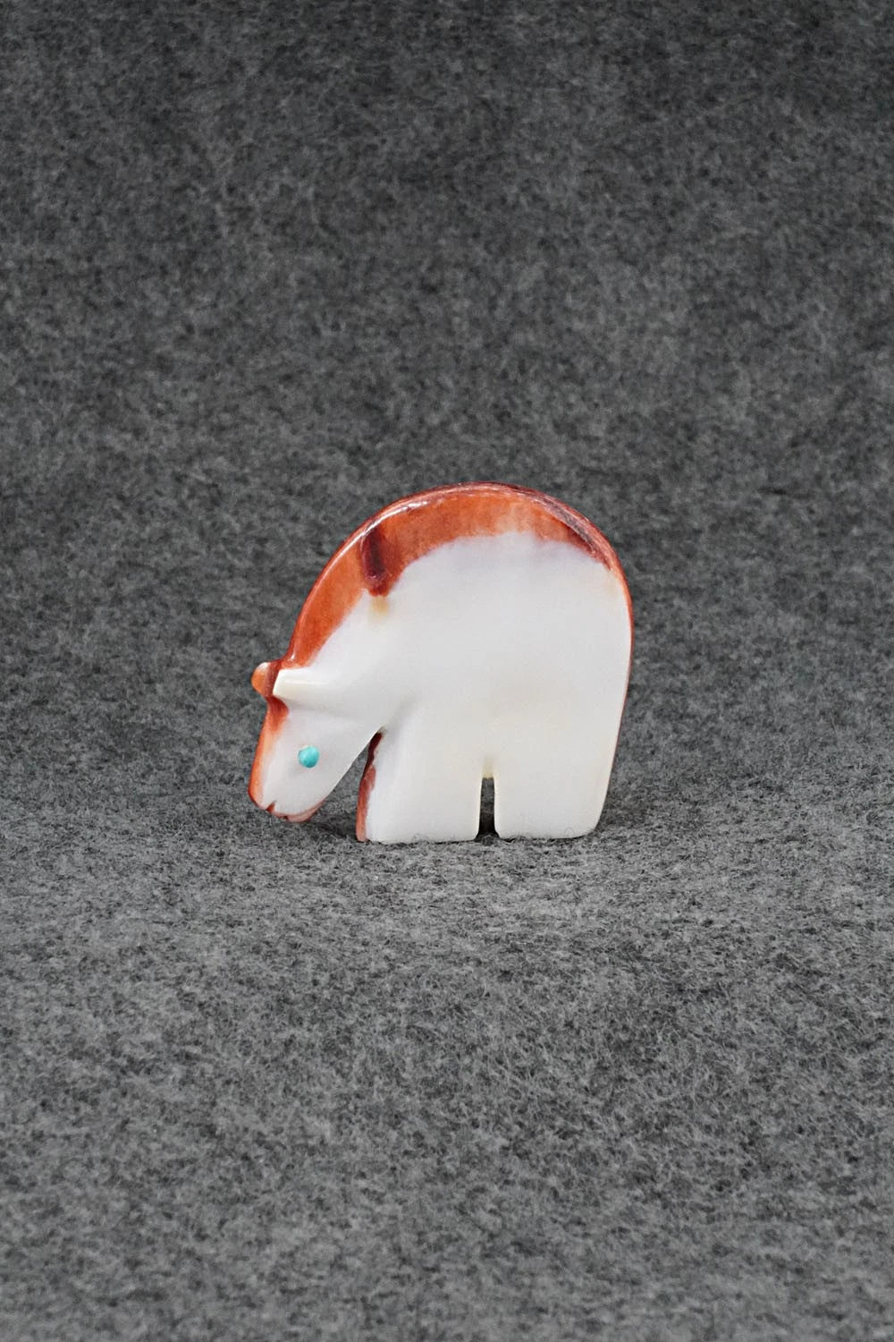 Bear Zuni Fetish Carving - Ronnie Lunasee