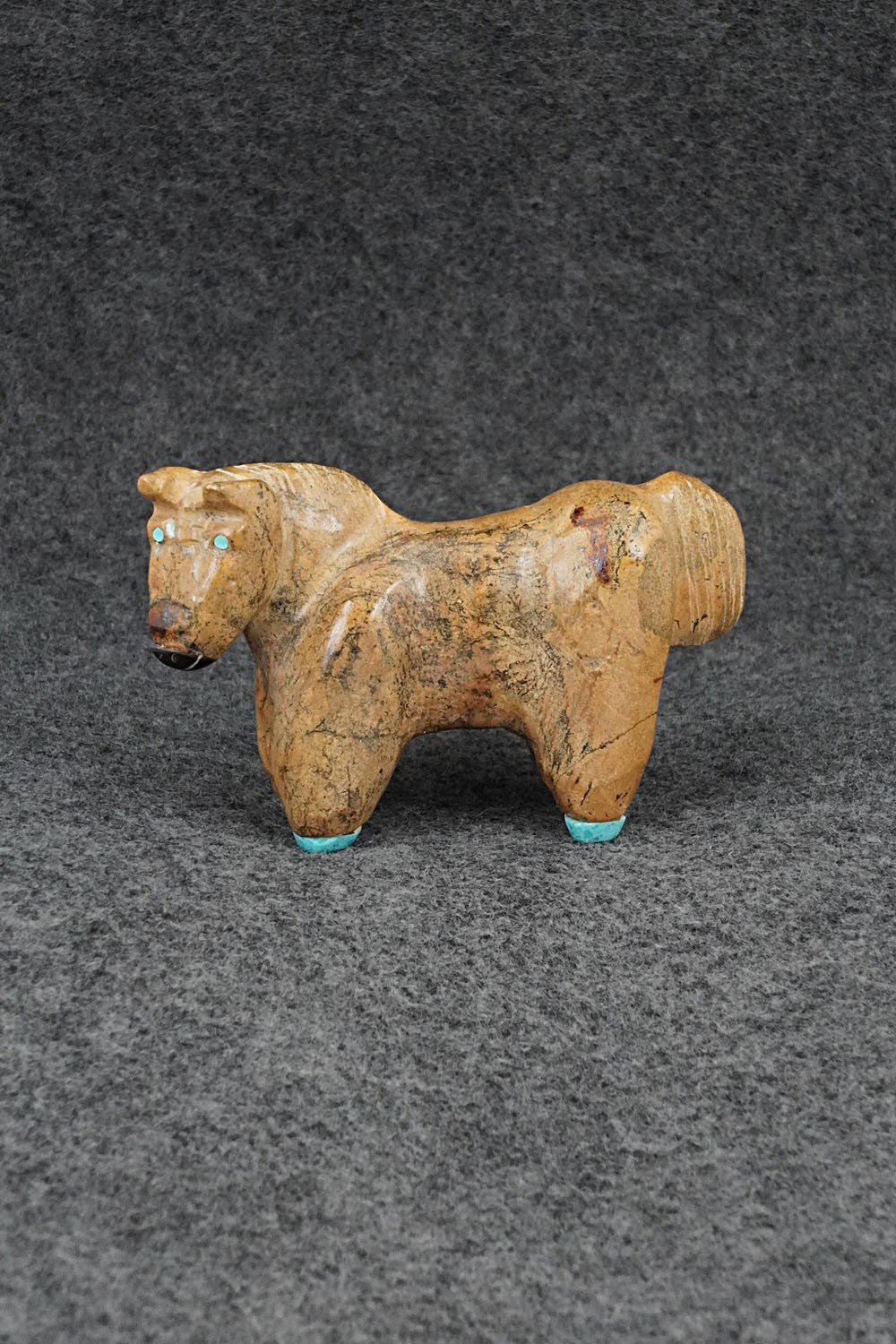 Horse Zuni Fetish Carving - Freddie Leekya