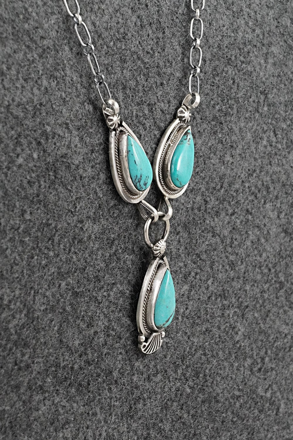 Turquoise & Sterling Silver Necklace - Verley Betone
