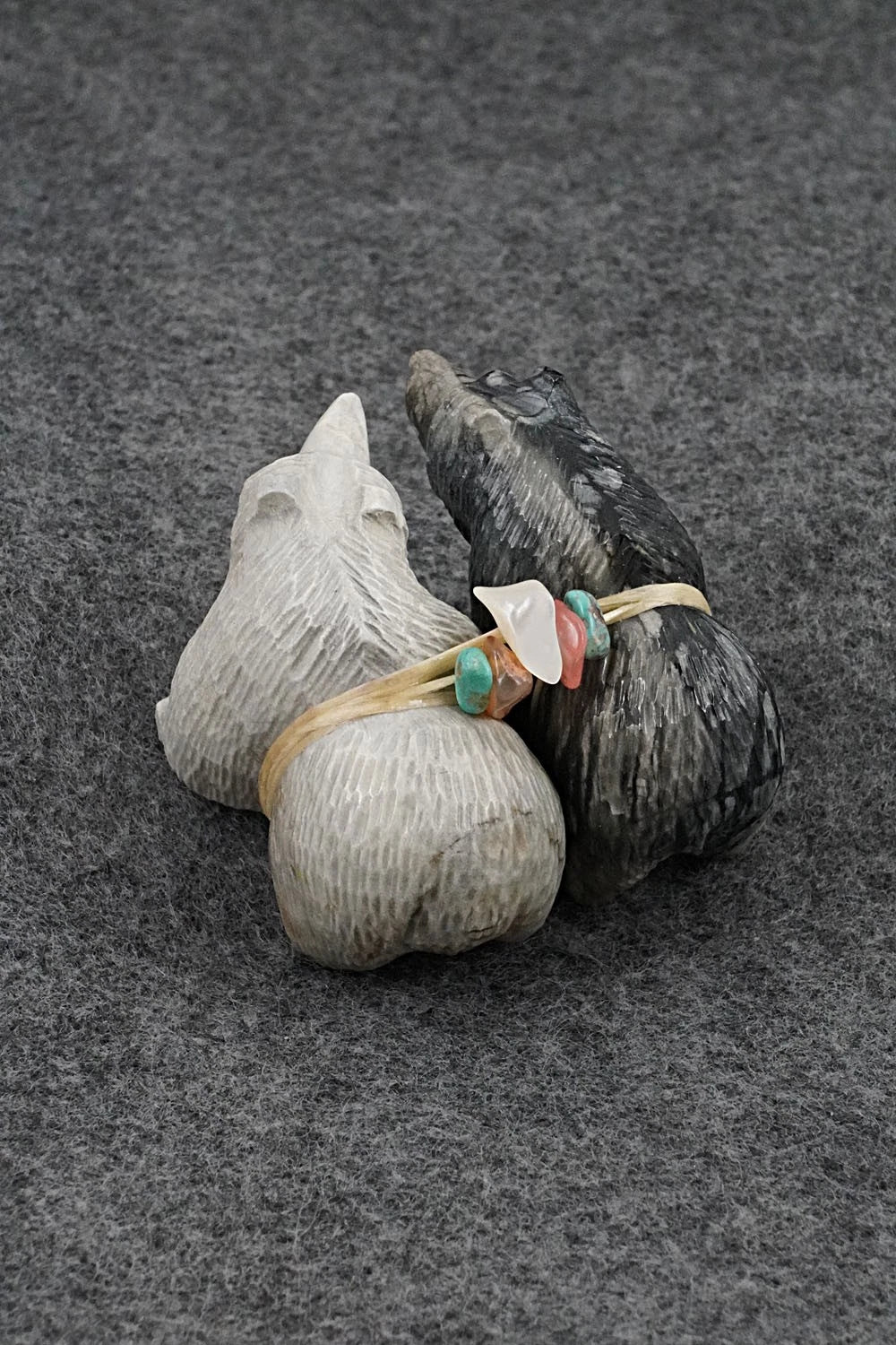 Bear Zuni Fetish Carving - Farlan & Paulette Quam