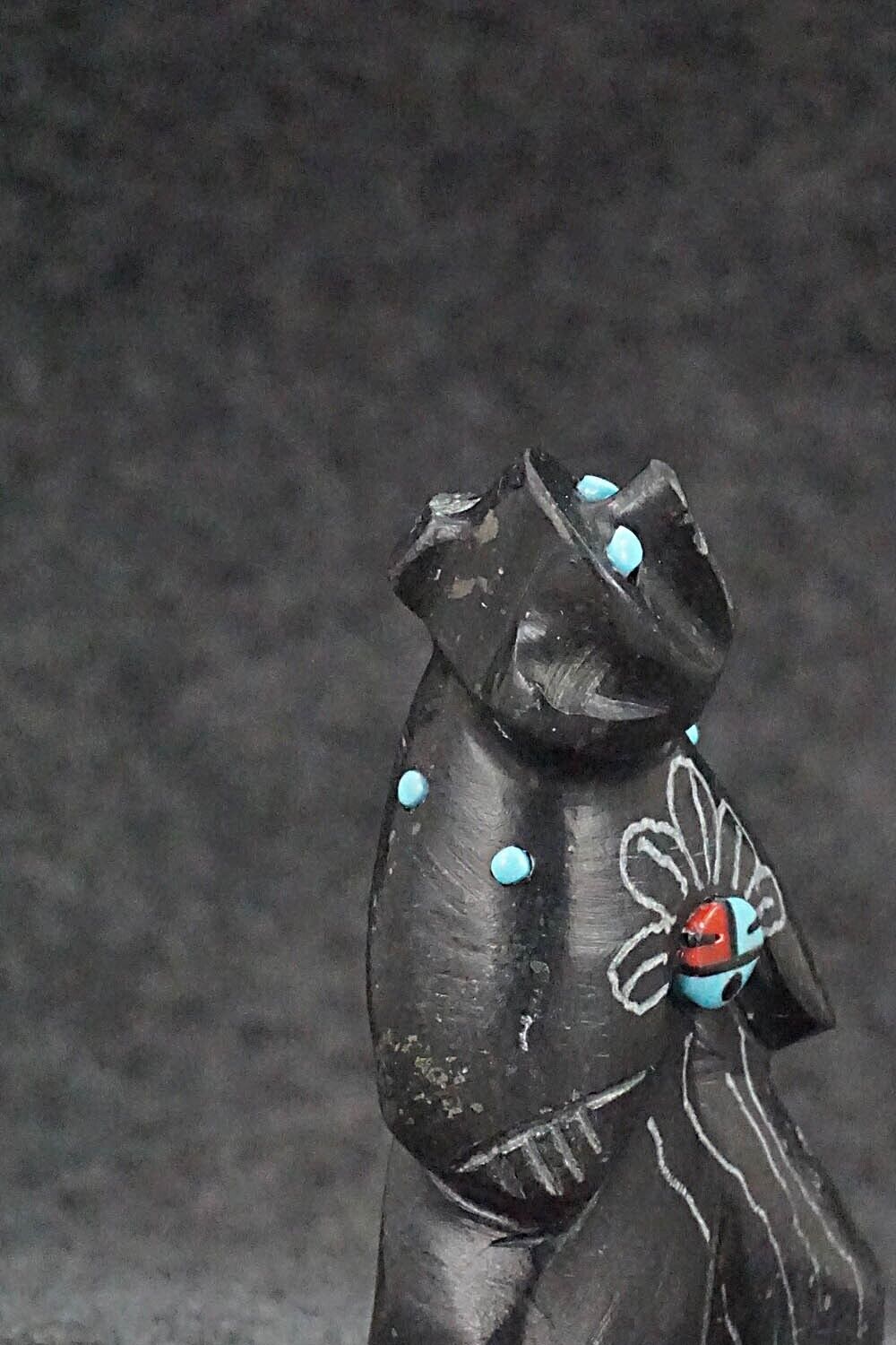 Bear Zuni Fetish Carving - Danette Laate