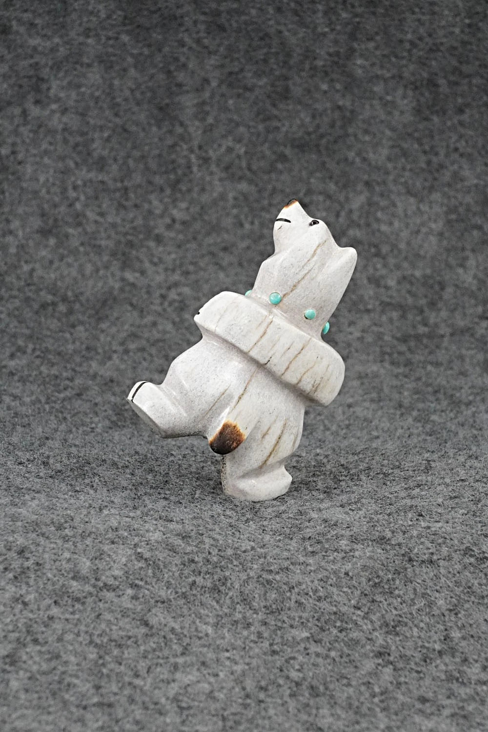 Bear Zuni Fetish Carving - Claudia Peina