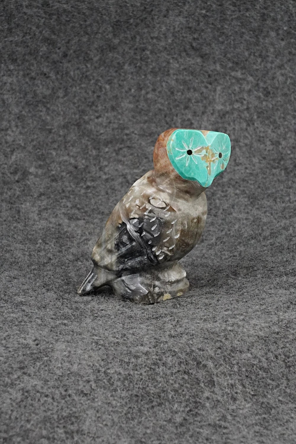 Owl Zuni Fetish Carving - Enrike Leekya