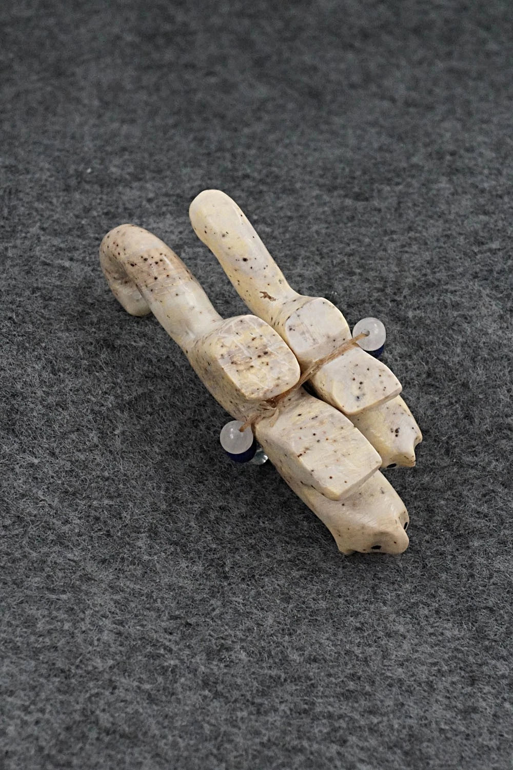 Mountain Lions Zuni Fetish Carving - Cheryl Beyuka