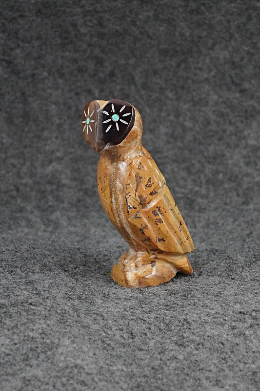 Owl Zuni Fetish Carving - Enrike Leekya