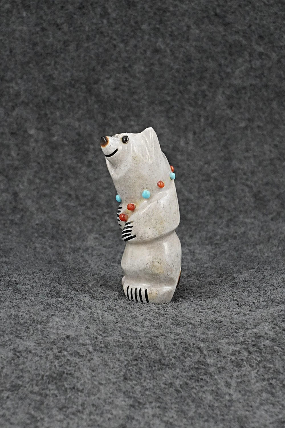 Bear Zuni Fetish Carving - Claudia Peina