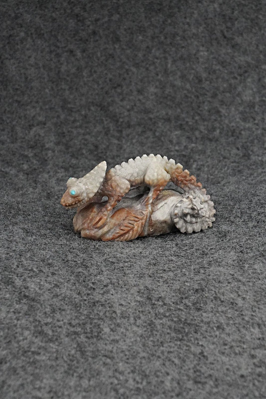 Chameleon Zuni Fetish Carving - Lance Cheama