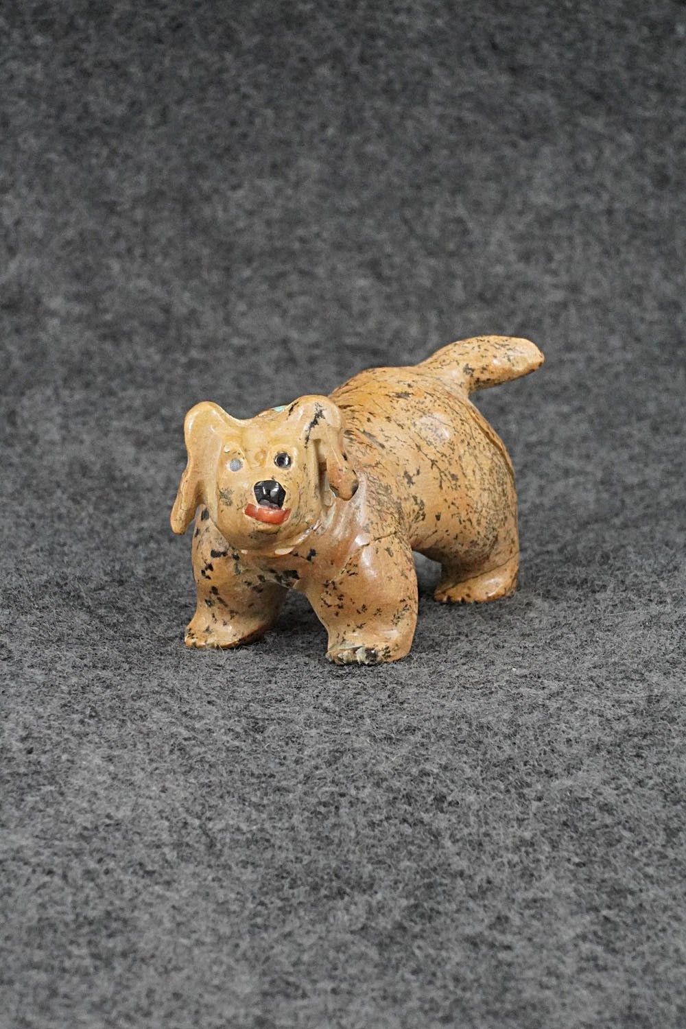 Dog Zuni Fetish Carving - Freddie Leekya