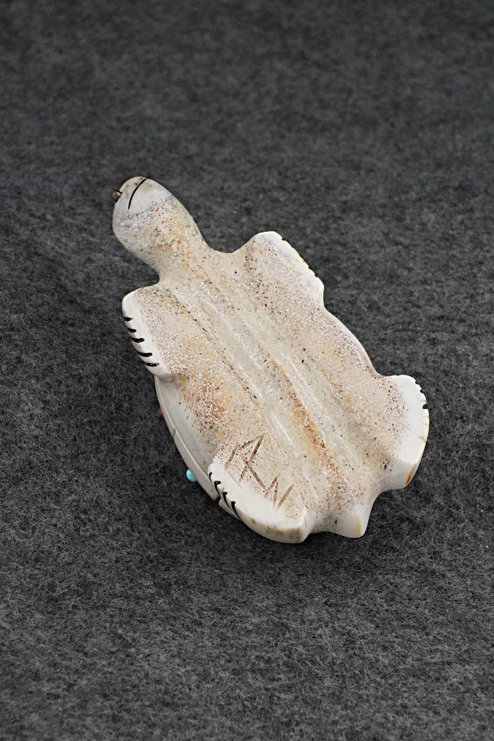 Turtle Zuni Fetish Carving - Claudia Peina