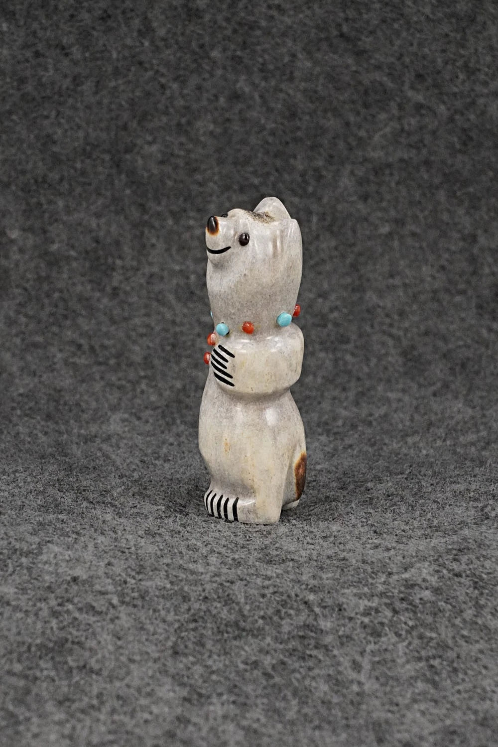 Bear Zuni Fetish Carving - Claudia Peina