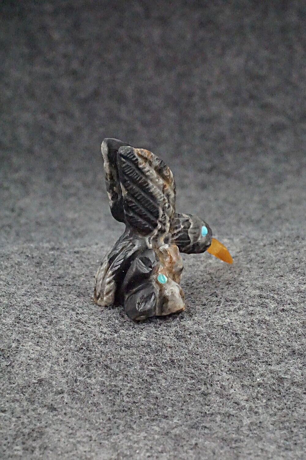 Hummingbird Zuni Fetish Carving - Wilfred Cheama