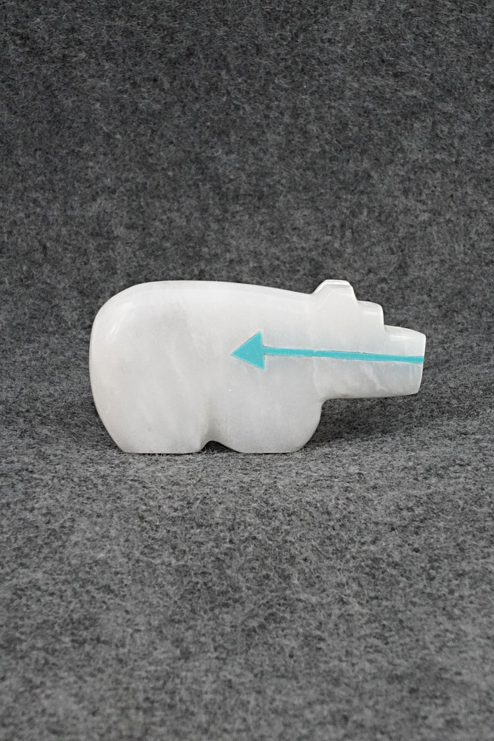 Bear Zuni Fetish Carving - Bernard Laiwakete